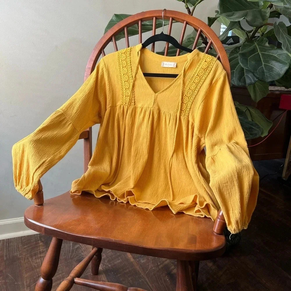 Altar’d State size small women’s yellow blouse